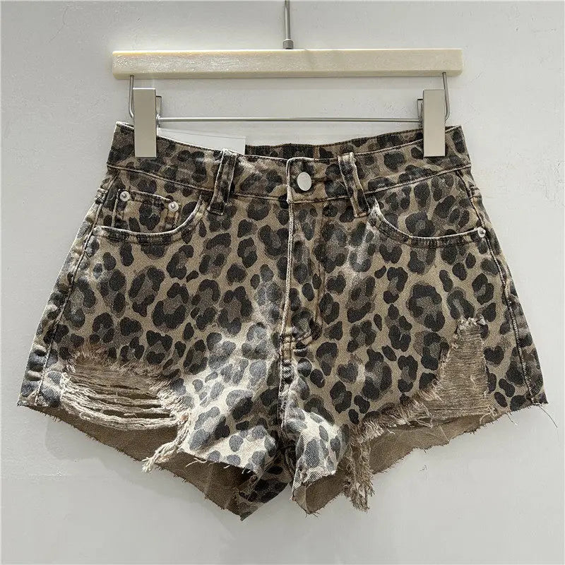 2026 Summer New Retro Leopard Print Ripped Edge Low Waist Denim Shorts Women