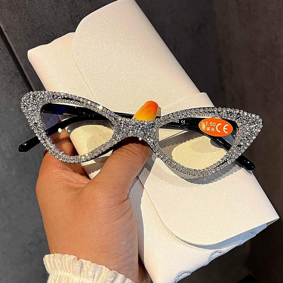 Luxury Sexy Small Cat Eye Reading Glasses Women 2025 Trendy Retro Spring Leg Presbyopia Glasses Ladies Fashion Optical Eyewear