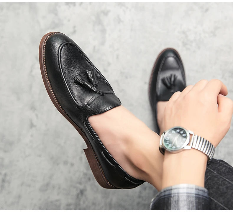 New high quality pointed casual leather shoes men's wedding shoes Bullock fringe a slip-on beef sole stylist fashion shoes