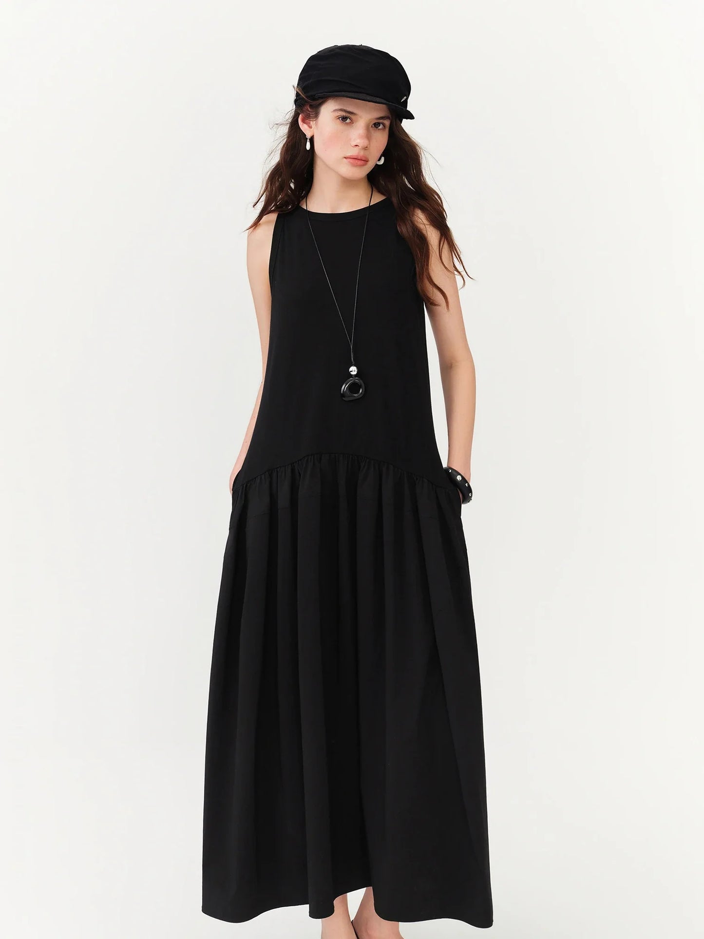 Women's Minimalist Commute Sleeveless Crew Neck Slim Fit Tank Dress 2026 Summer New Arrival Elegant Black Long Daily Dress