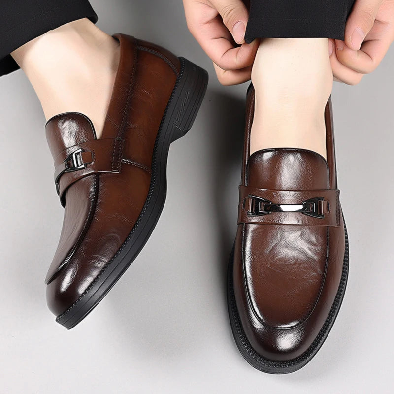 Men's Casual Leather Shoes 2026 New Spring Season Loafers for Men with Slip-On Flats British Style Men Walking Shoes Moccasins