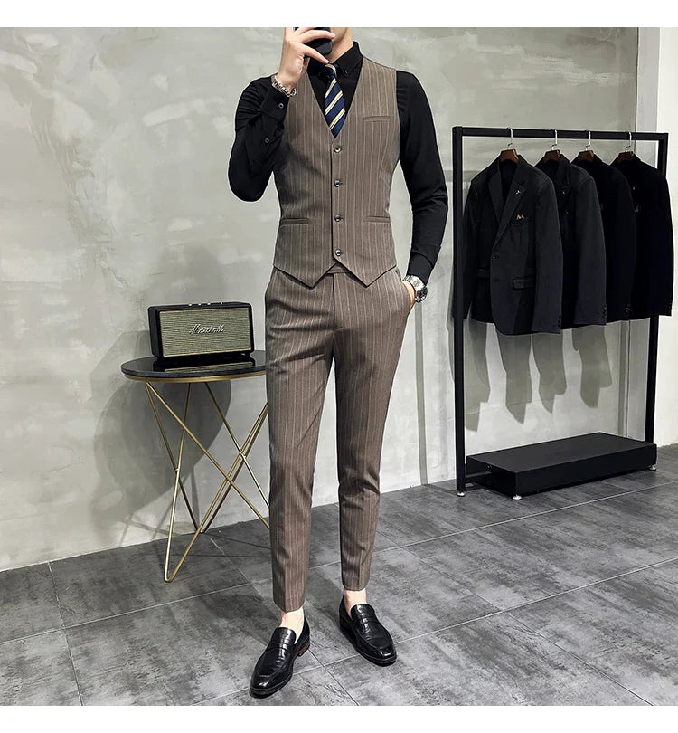 2025 High-quality Korean Version Slim-fit Business (Suit + Vest + Trousers) Striped Double-breasted Suit Three-piece Set