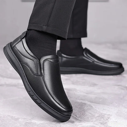 2025 Casual Men's leather Shoes Summer soft soled dad shoe Versatile classic Male shoes Breathable genuine leather loafers Homme