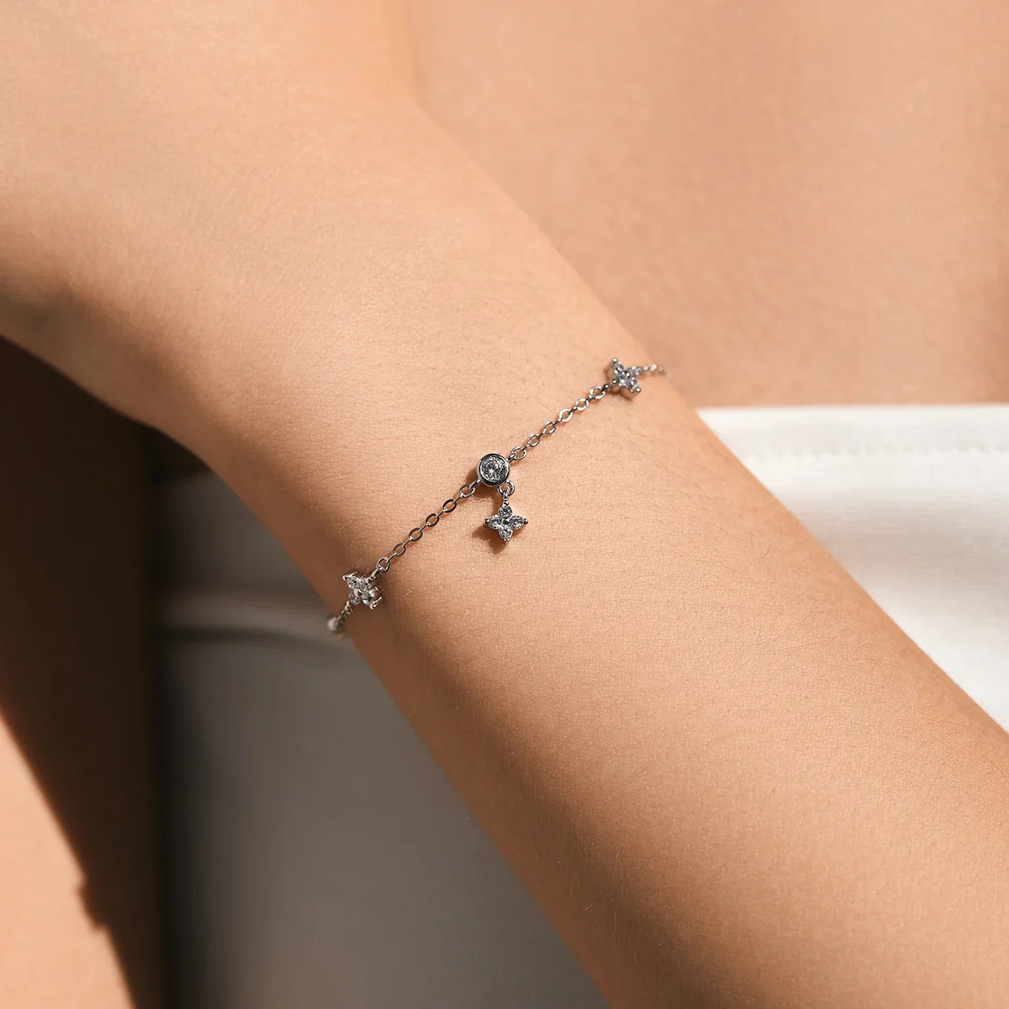 Sparkling CZ Bracelet 925 Sterling Silver Delicate Four Leaf Clover Charm Bracelet For Women Fine Jewelry Vacation Gift