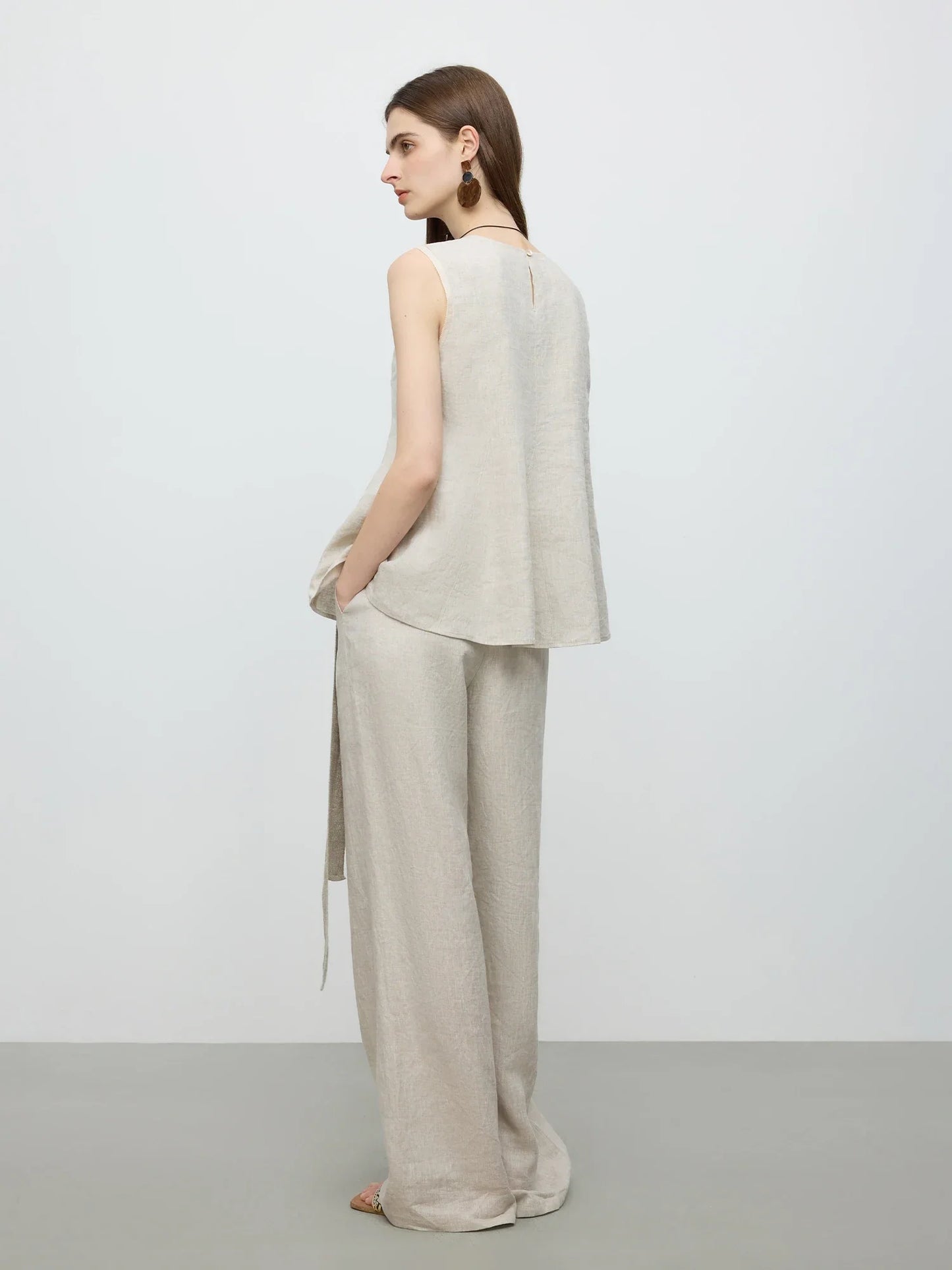 Sleeveless Round Neck Women's Shirt Subtle A Line Style 2025 Summer New Collection Shirts 25FE12079
