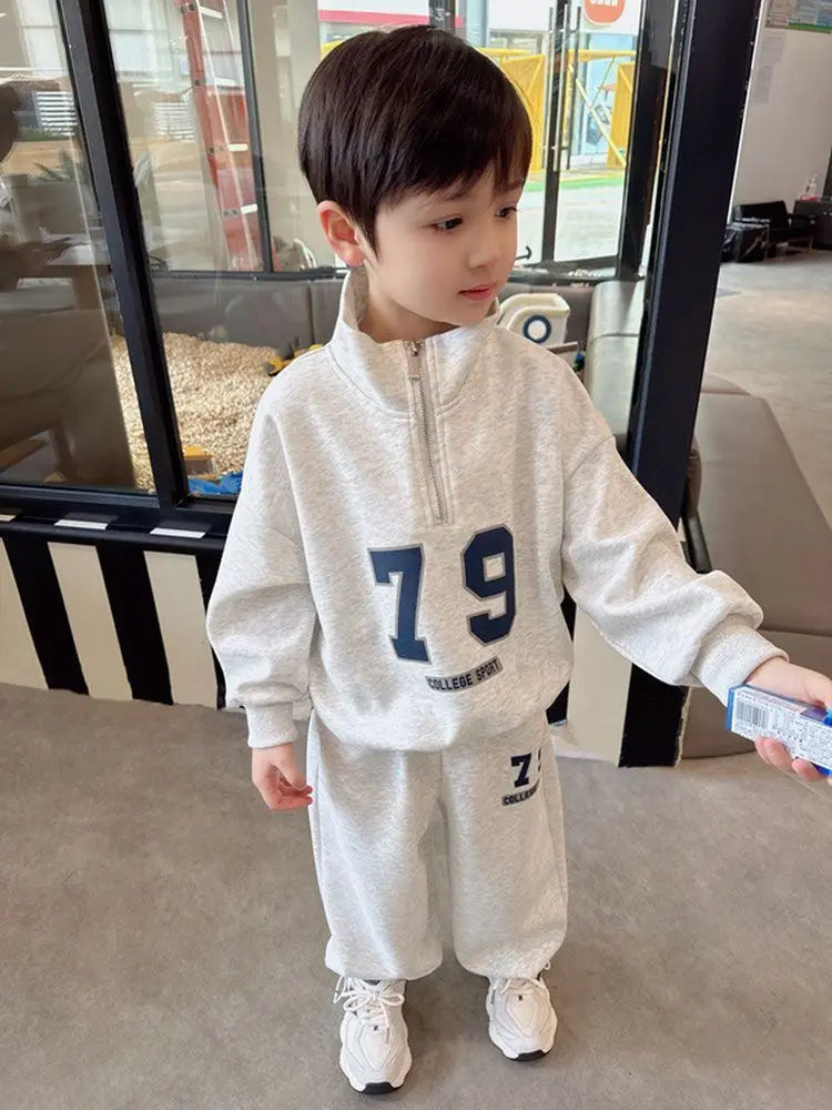 Boy White Grey Stand Collar Letter Sets Loose Casual Cotton Sports Suit Spring Autumn Children's Fashion Tops+Pants 2pcs 1-5 Yrs