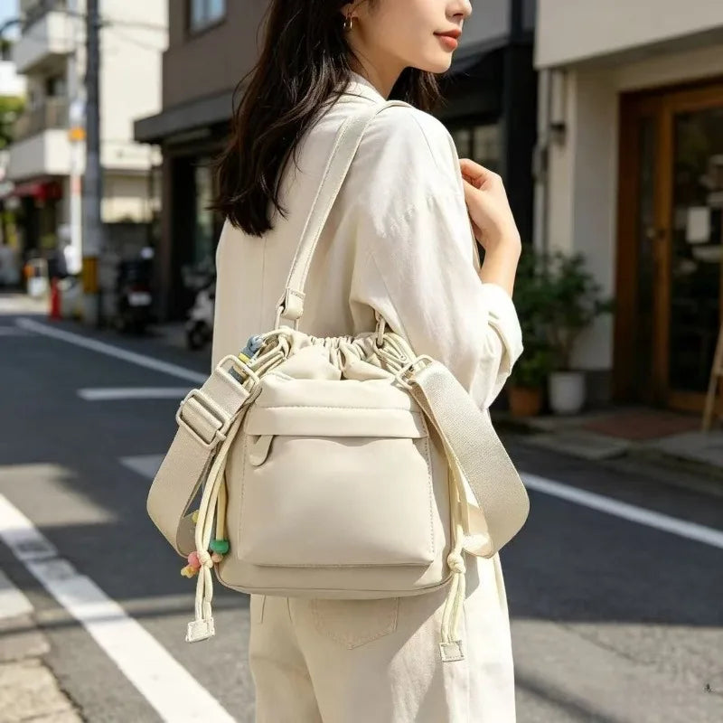 New fashionable and versatile women's crossbody bag, simple and casual shoulder bag, women's small backpack, nylon cloth bag