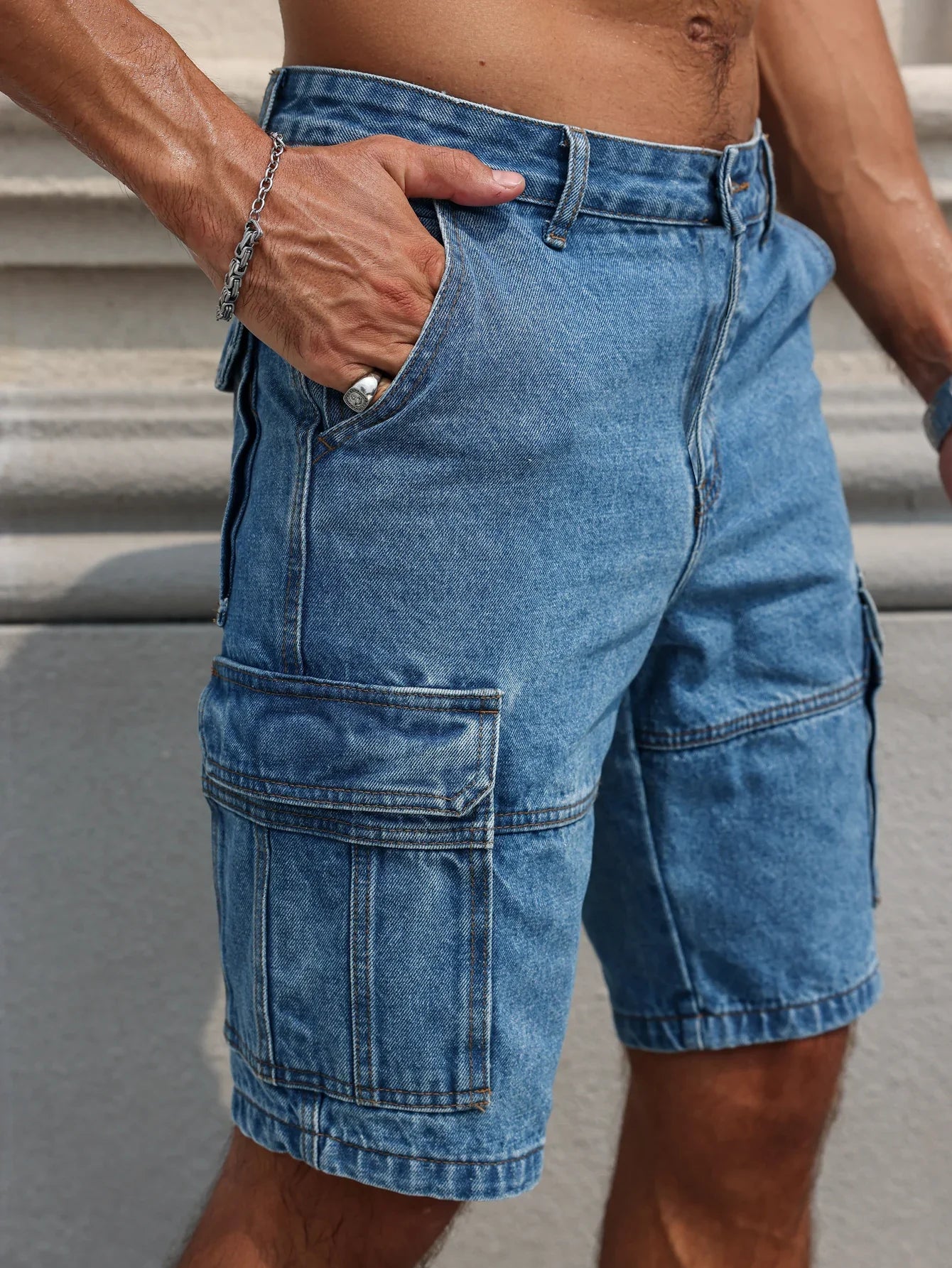 Men's Summer Workwear Denim Shorts, Blue Multi-Pocket Style. Stylish and Casual, Suitable for Streetwear.