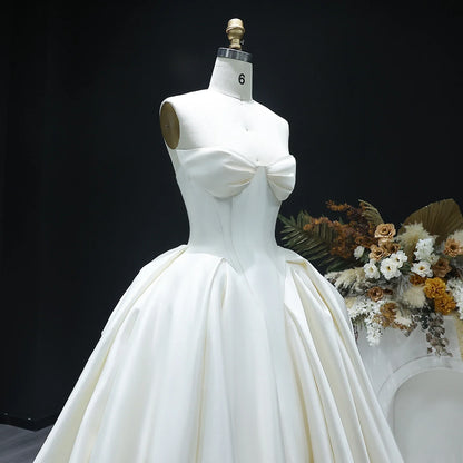Elegant Sweetheart Off White Satin Wedding Dress for Women Luxury Long Train Corset Simple Bride Dress SW010