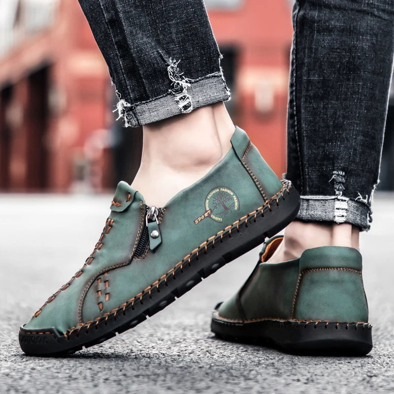 100% cowhide New large-sized men's boots Fashionable casual thick-soled breathable men's shoes Outdoor sports Chelsea boots