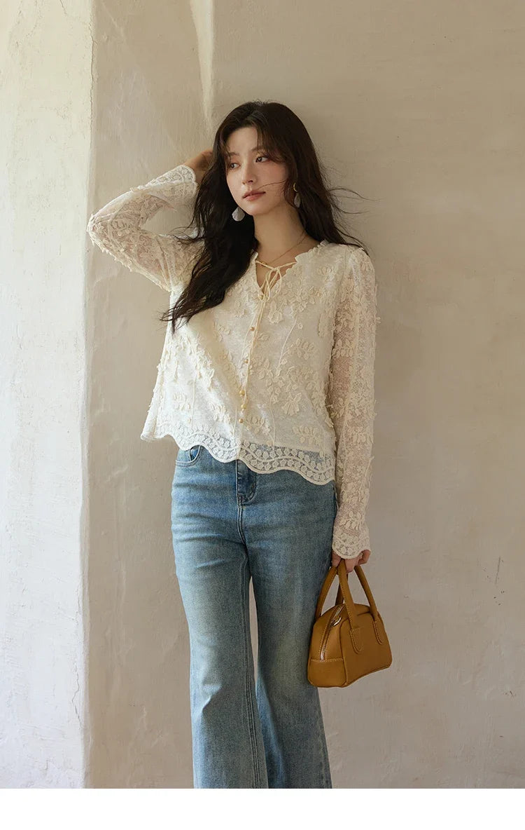 Apricot Lace Jacquard Embroidered Shirt 2025 Autumn Black Fungus Edge Lace-up Vintage Commuter Top Office Lady MXE41X1927