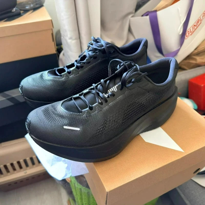 Super Cool Sports Shoes For Men Women Carbon Plate Running Shoes Unisex Designer Training Shoes Couples Light Weight Gym Shoe