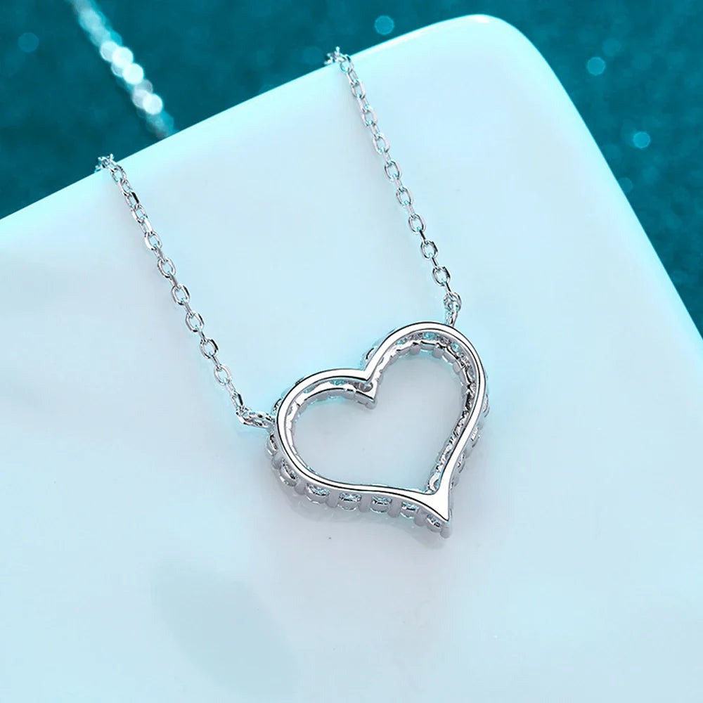 D VVS1 Sparking Moissanite Necklace Heart Pendant for Women s925 Sterling Sliver Plated 18k Party Birthday Gift Jewelry