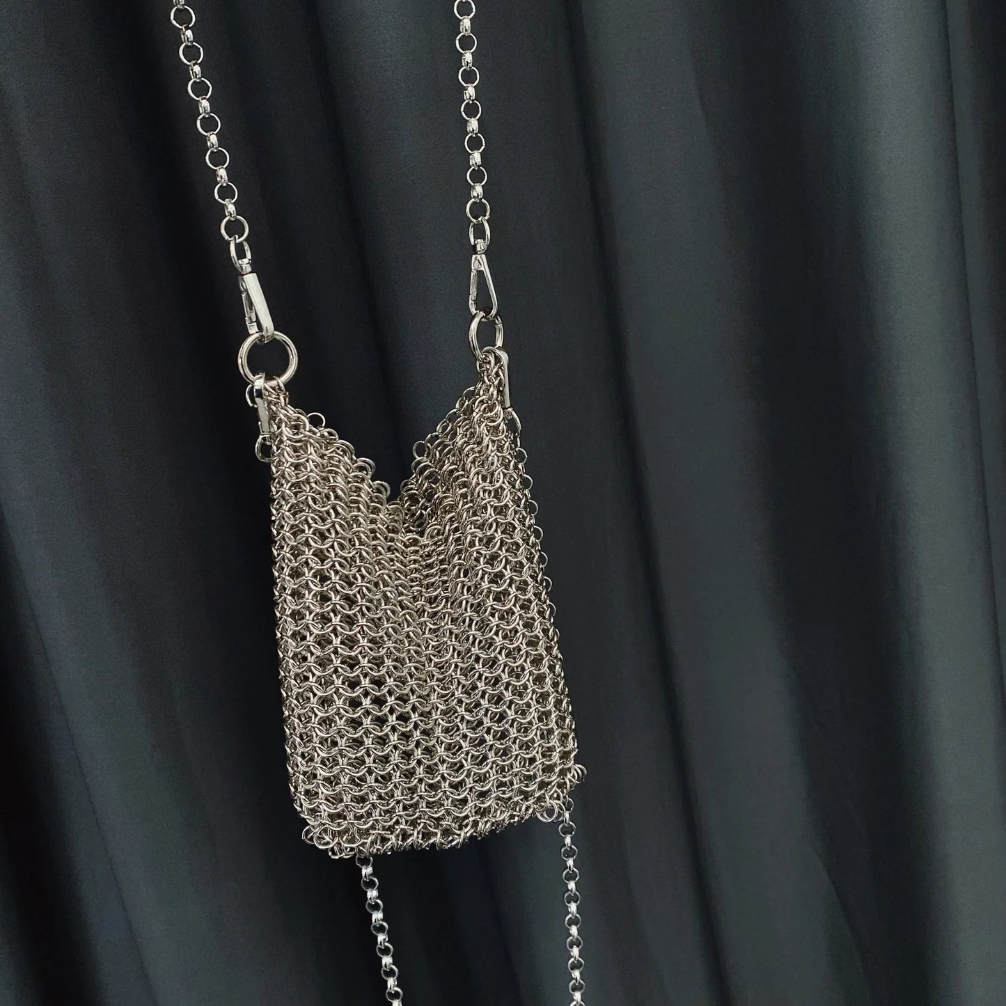 Metallic Hauberk Shoulder Bag Woven Ring Tote Chain Mail Designer Purses and Handbags Handmade Hollow Crossbody Bags for Women