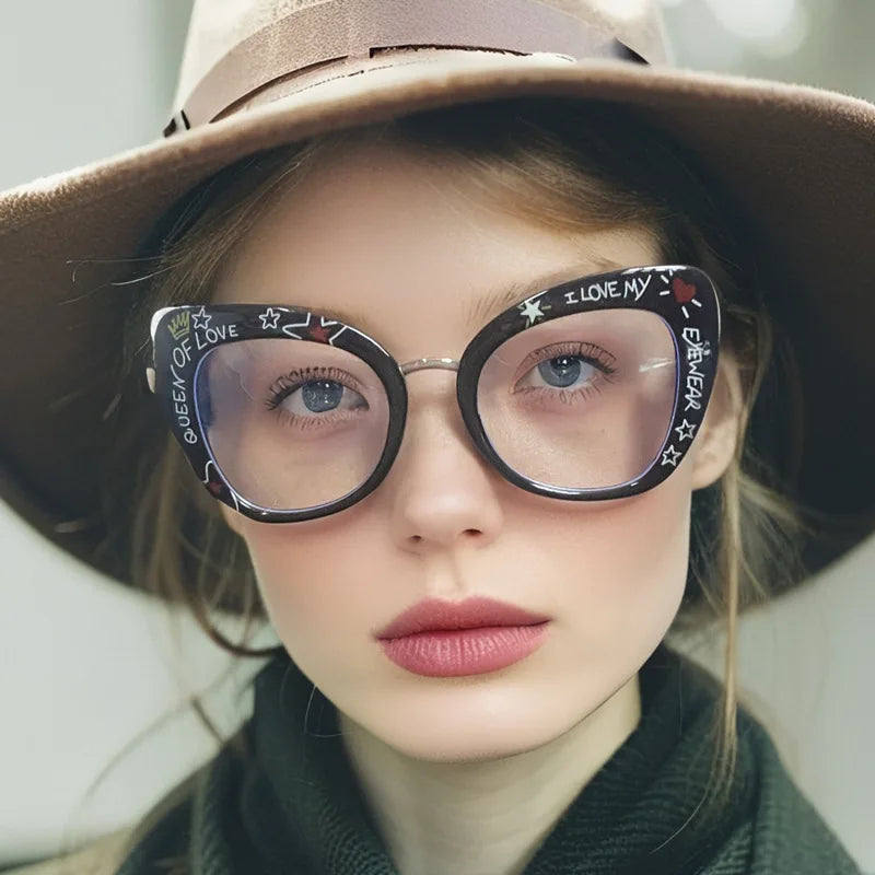 Ins 2025 New Hand-drawn Graffiti Sunglasses Unique Text Personality Fashion Sun Glasses Women Men Cat Eye Gafas De Sol UV400