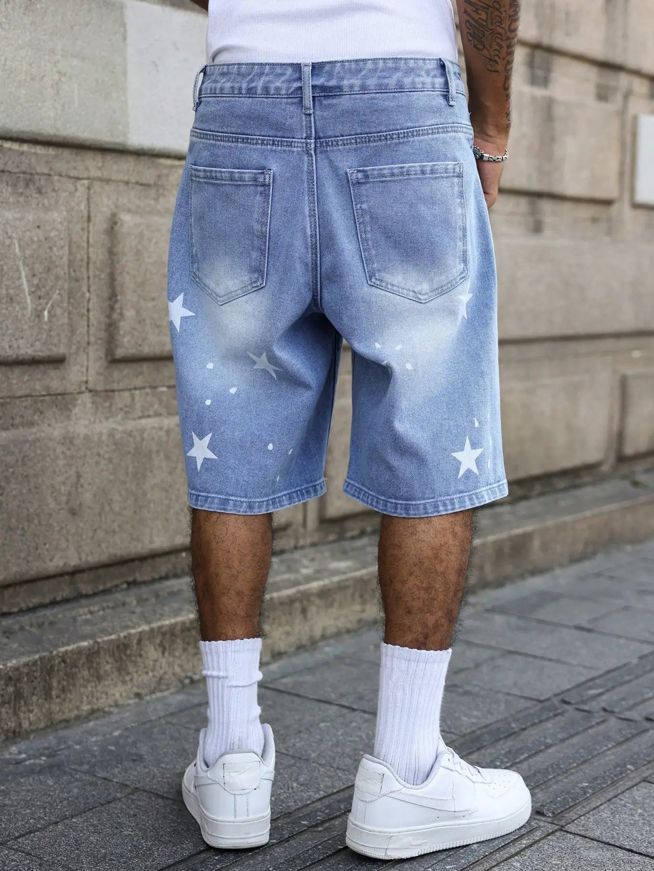 Men's Blue Denim Shorts for Spring and Summer, with Stars Printed on the Legs, Are Stylish and Simple to Match