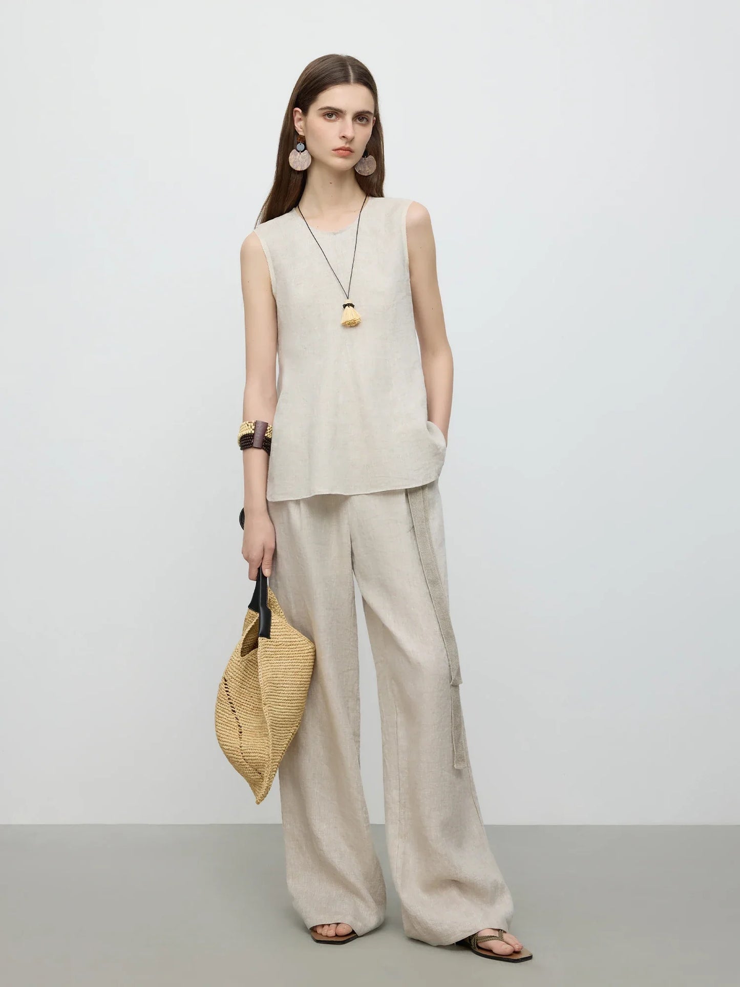 Sleeveless Round Neck Women's Shirt Subtle A Line Style 2025 Summer New Collection Shirts 25FE12079