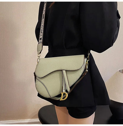 24*20*6cm Hot selling light luxury underarm saddle bag, new niche design, casual shoulder crossbody bag bags