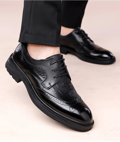 Korean Solid Color Cow Leather Shoes for Men Spring Summer New Lace Designer Brogue Shoes Man Fashion Business Casual Shoe Male