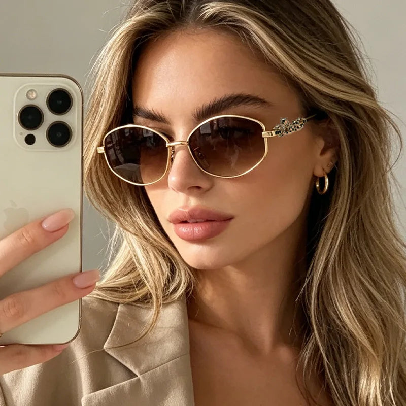 Punk Women's Retro Metal Frame Sunglasses Leopard Head Decor UV400 Shades Fashion Gradient Sun Glasses for Street & Vacation