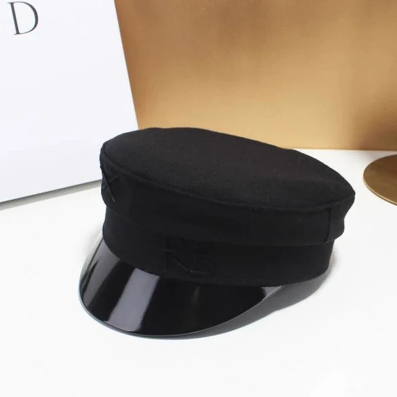Brand Designer New Winter Embroidery Letter Baker Boy Straw Caps Purple Newsboy Caps Thick Warm Flat Cap Chapeau Homme