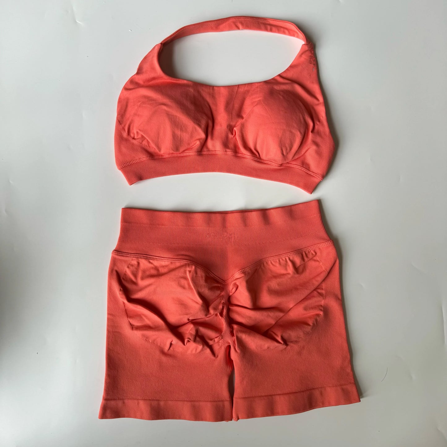 Yoga Shorts Set Seamless Yoga Set Workout Scrunch Shorts Sets Halter Sports Bra Scrunch Shorts Fitness Clothes Gym Suit