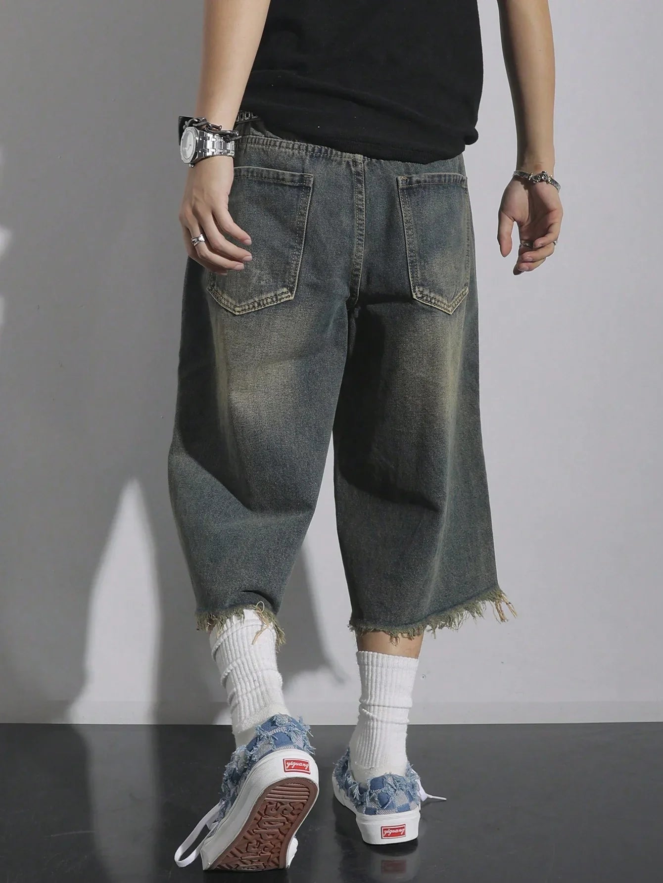 Men's Loose Ripped Denim Jeans 7 Point Calf Length Wide Leg Trousers Distressed Holes Frayed Hem Streetwear Casual Pants