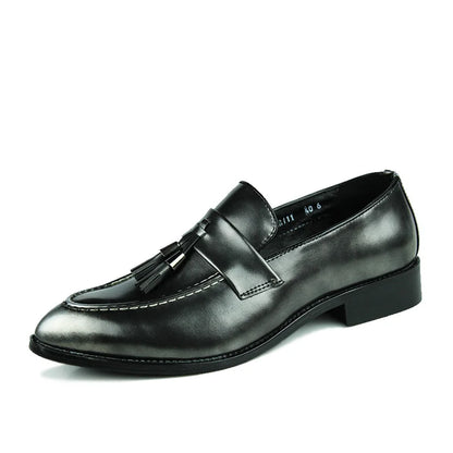 Fashion men's hair stylist pointed shoes British casual bright face retro small leather shoes nightclub fringe fashion shoes