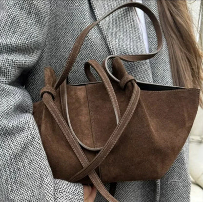2026 New Large Capacity Trapeze Women Shoulder Bags Designer Metal Lock Handbags High-Quality Pu Leather Big Tote Commute Bag