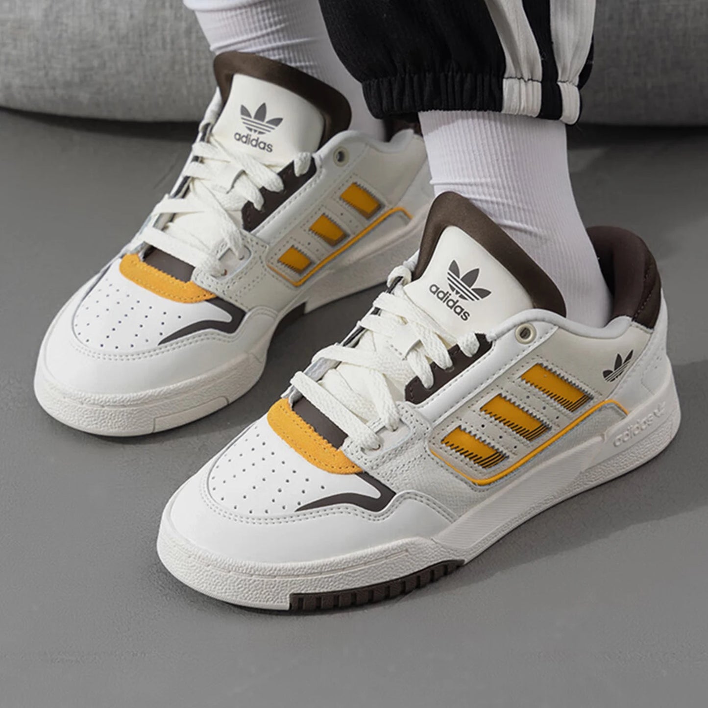 Official Authentic Three Stripes Unisex Retro Lace-Up Low-Top Sneakers JP5886