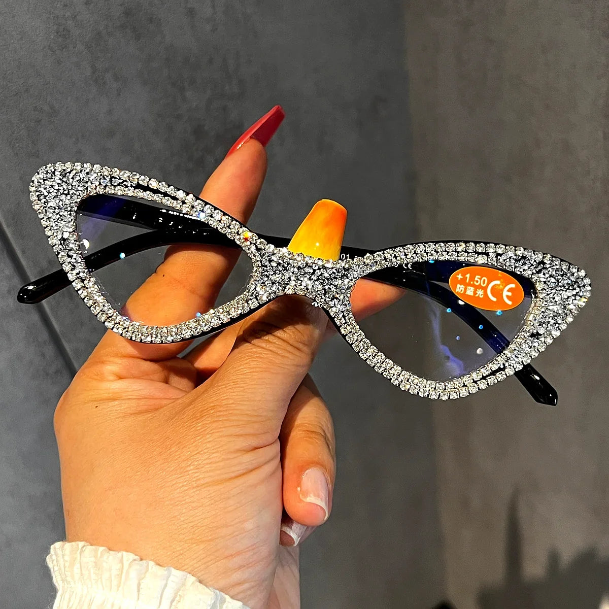 Luxury Sexy Small Cat Eye Reading Glasses Women 2025 Trendy Retro Spring Leg Presbyopia Glasses Ladies Fashion Optical Eyewear