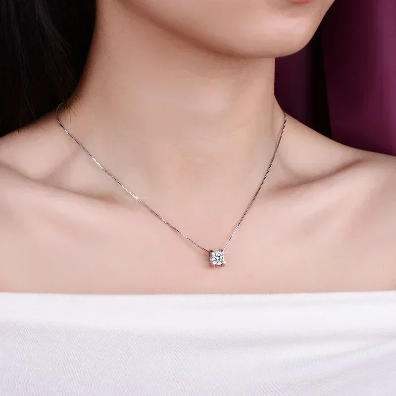 High - End PT950 Platinum Women's Accessories - 1 Carat D Color Moissanite Cow Head Pendant, Excellent Cut, Diamond - Test Passe