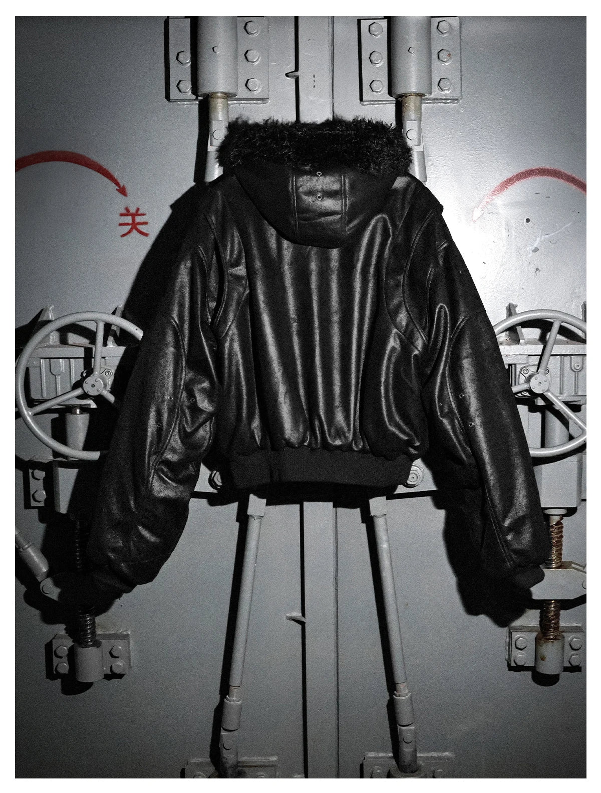Spring Autumn Cool Short Oversized Thick Warm Pu Leather Jacket Men with Faux Fur Trim Hood Luxury Designer Clothes