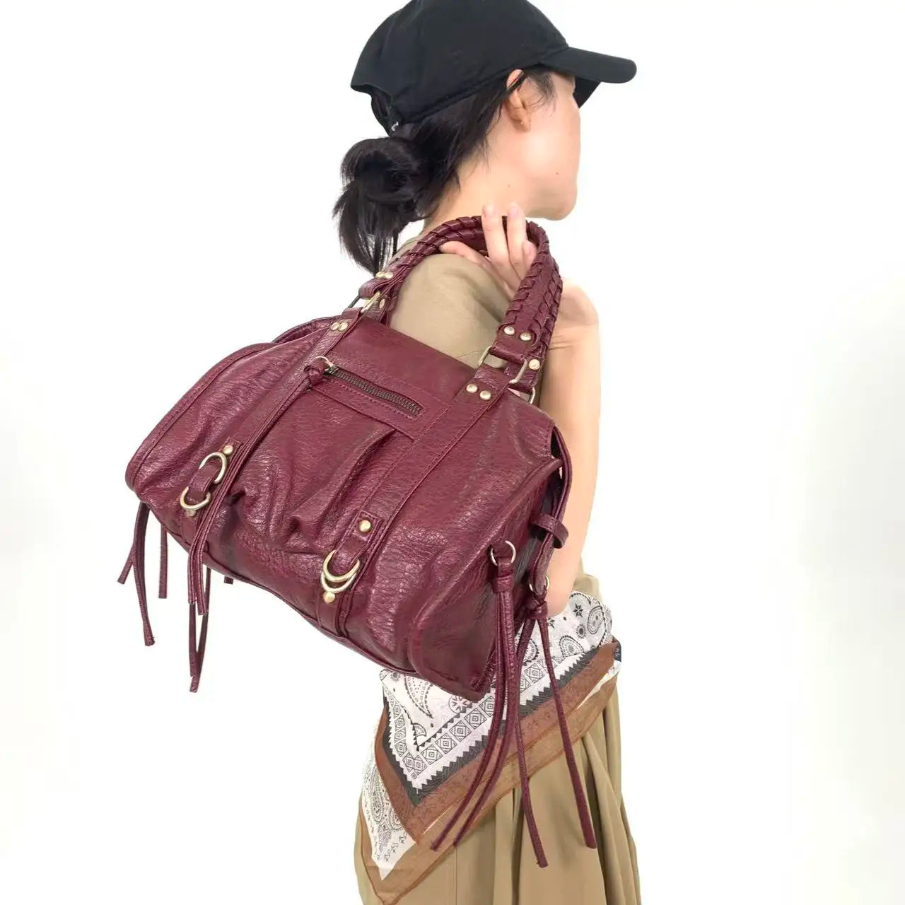 Y2K women's street style personalized rivet made old shoulder bag, retro motorcycle tote bag