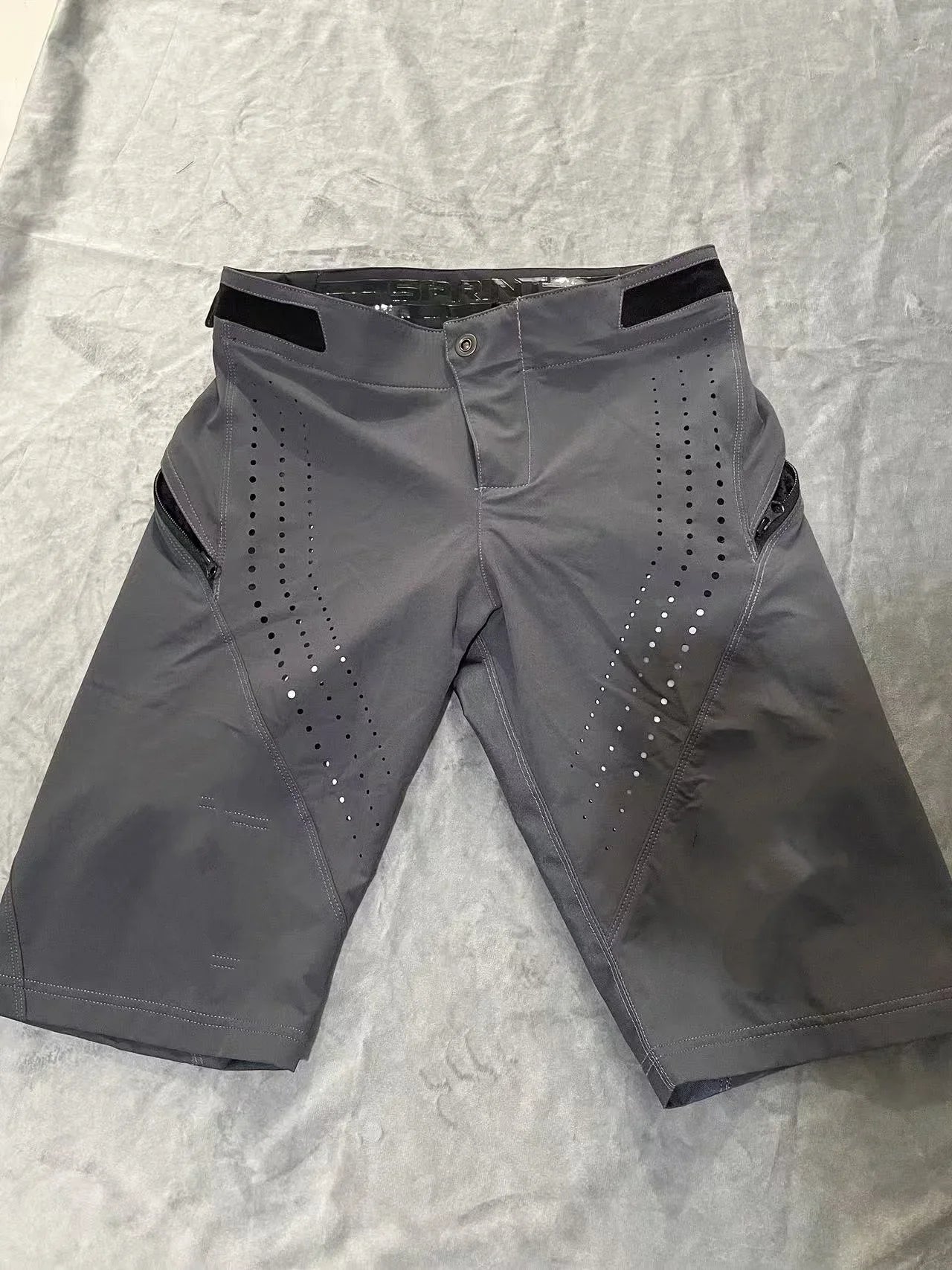 Reathable Ultra-Thin Comfortable Cycling Trousers Zipper Design with Pockets for Bike Motorcycle Sports Four Seasons Wearable