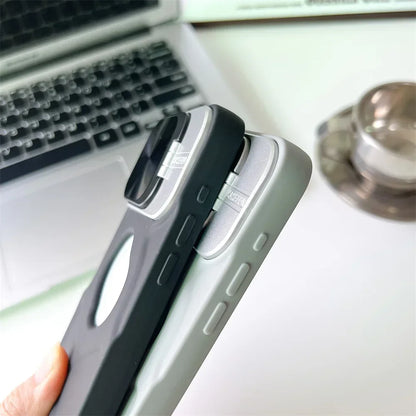 حافظة مغناطيسية بتصميم شعار أنيق لهواتف iPhone 11 12 13 14 15 16 Pro Max Plus، غطاء سيليكون ناعم واقٍ للعدسة قابل للطي مع MagSafe