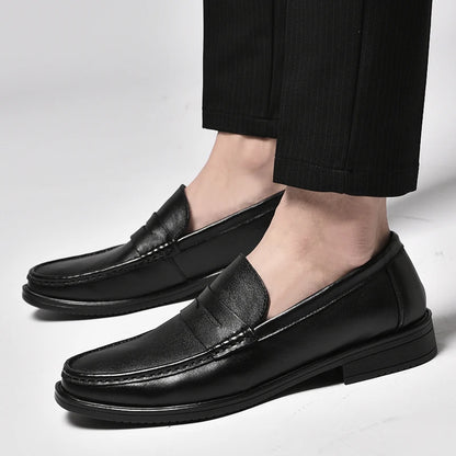 New Luxury Slip on Dress Shoes Men Italian Comfortable Loafer for Men Outdoor Mens Slip on Flats Classic Men Shoes for Wedding