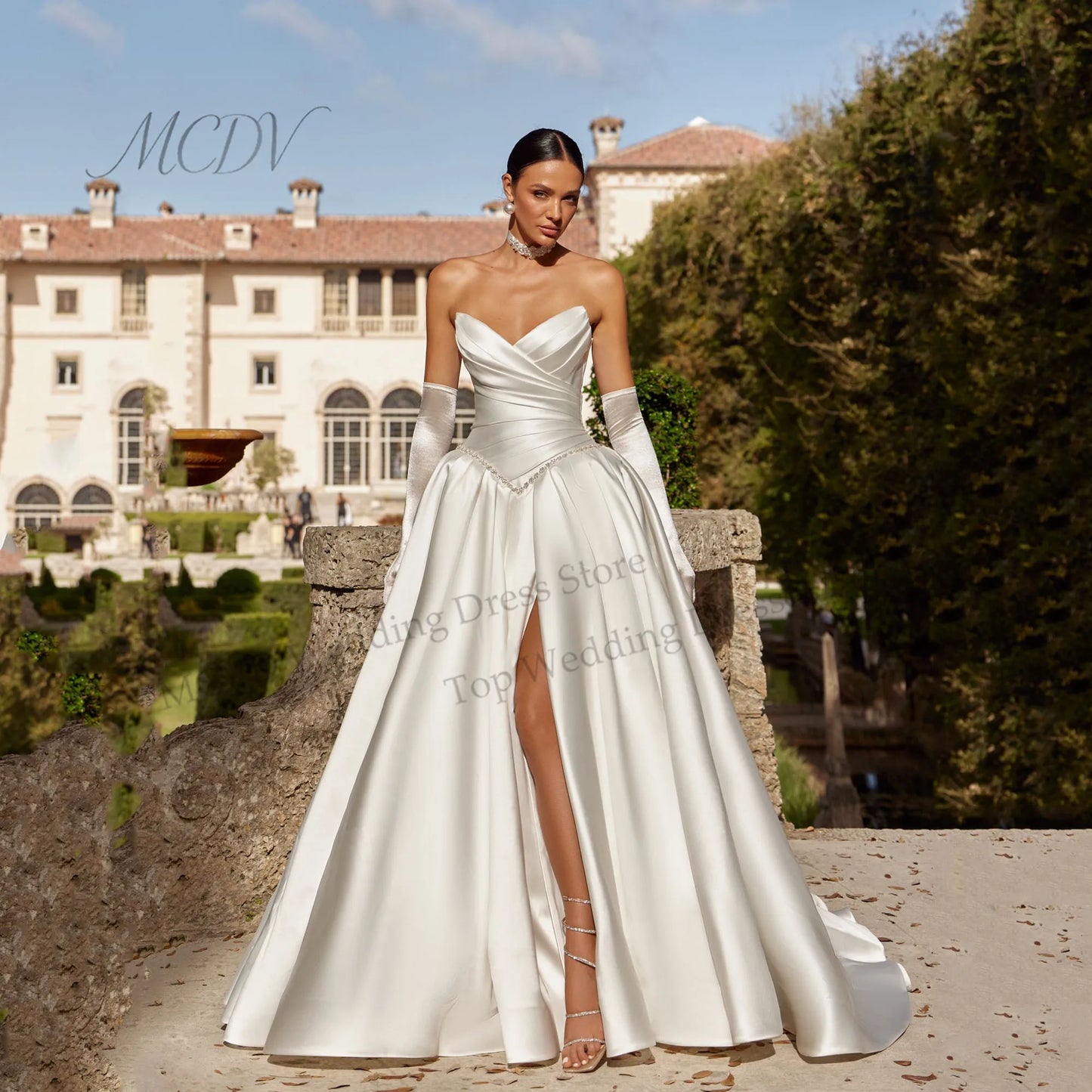 A-line Satin Wedding Dresses Pleats Bride Gown Backless Bride Dresses Bridal Dress Customized For Women Party Bride Dress