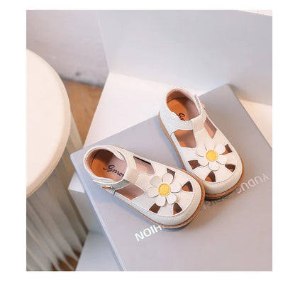 2024 New Summer Kids Sandals For Girls Leather Cuts-out Children Sandals Cute Flower Soft Sole Fashion Toddler Baby Shoes