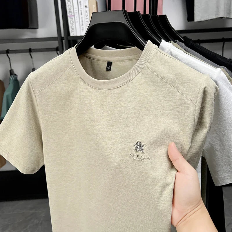 2026 New Men's Korean Style Fashion Badge Short Sleeved Sleeve Round Neck T-shirt Casual and Comfortable Summer Versatile Top