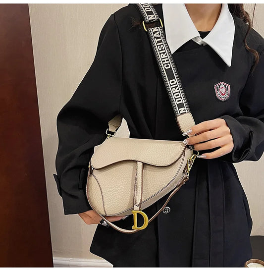 24*20*6cm Hot selling light luxury underarm saddle bag, new niche design, casual shoulder crossbody bag bags
