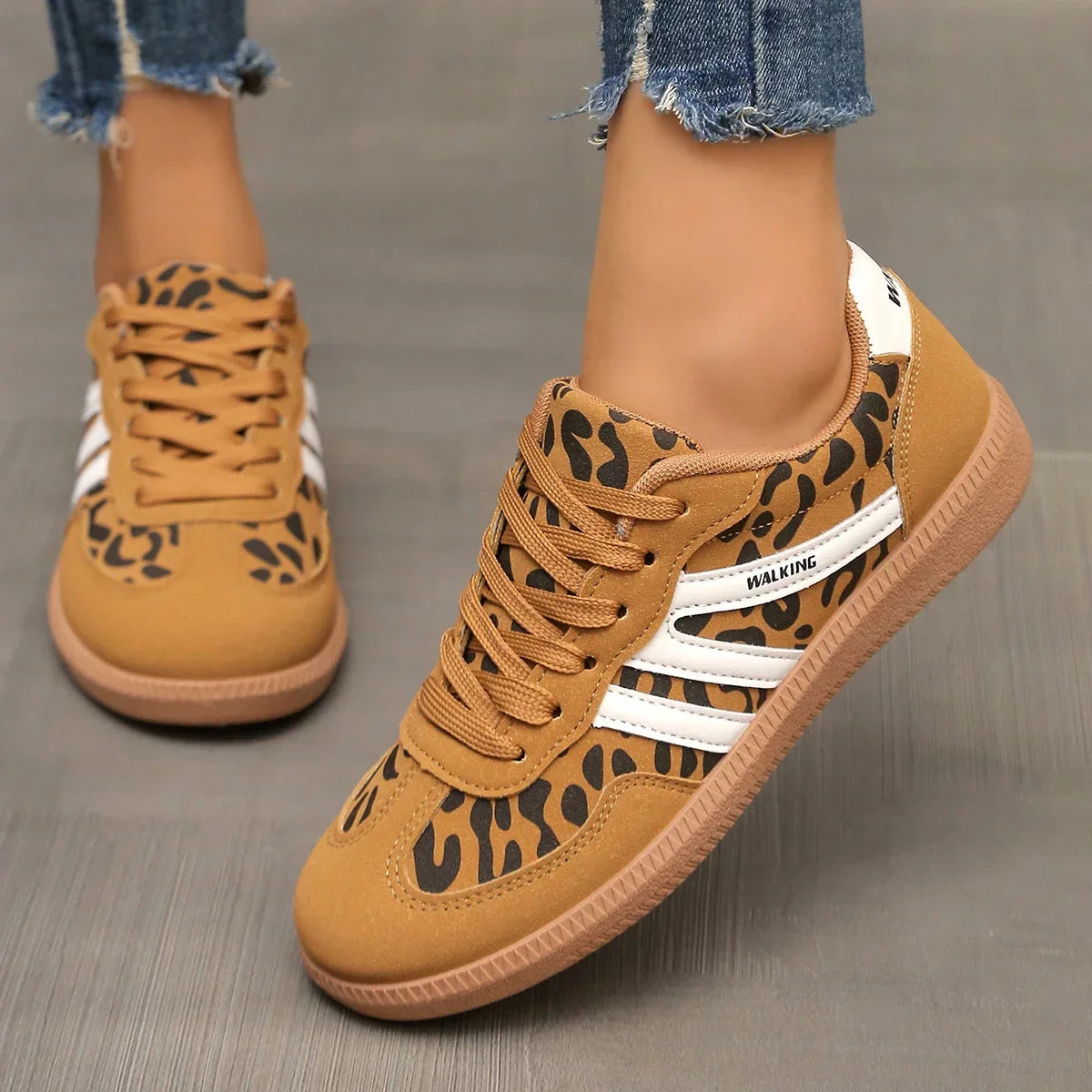 Women Sneakers 2025 Spring New Luxury Flat Loafers Comfortable Slip on Soft Female Sneakers Lightweight Outdoor Shoes for Women