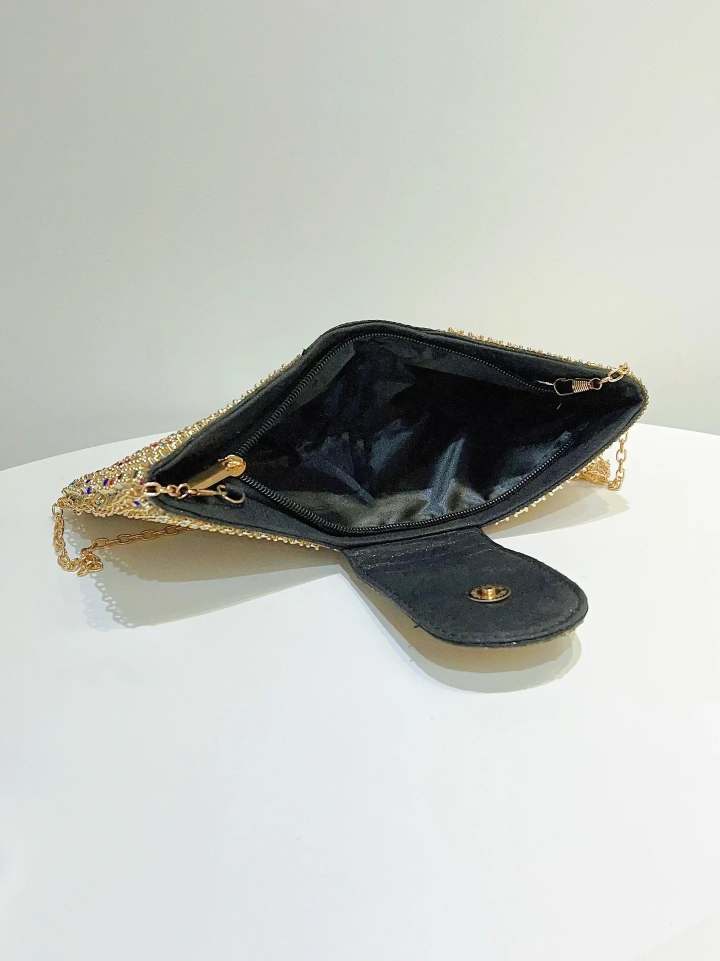 2025 Luxury Bow Design Sequin Dinner Clutches Metal Chain Shoulder Bag Wedding Reception Storage Bag Haute Banquets Evening Bags