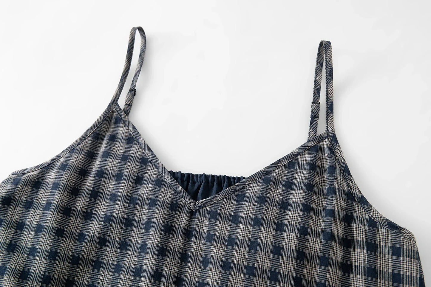 Stylish Retro Checkered Strappy Fitted Top for Women 2025 Summer New Arrival Tanks Camis V-neck suspenders 25FS12853
