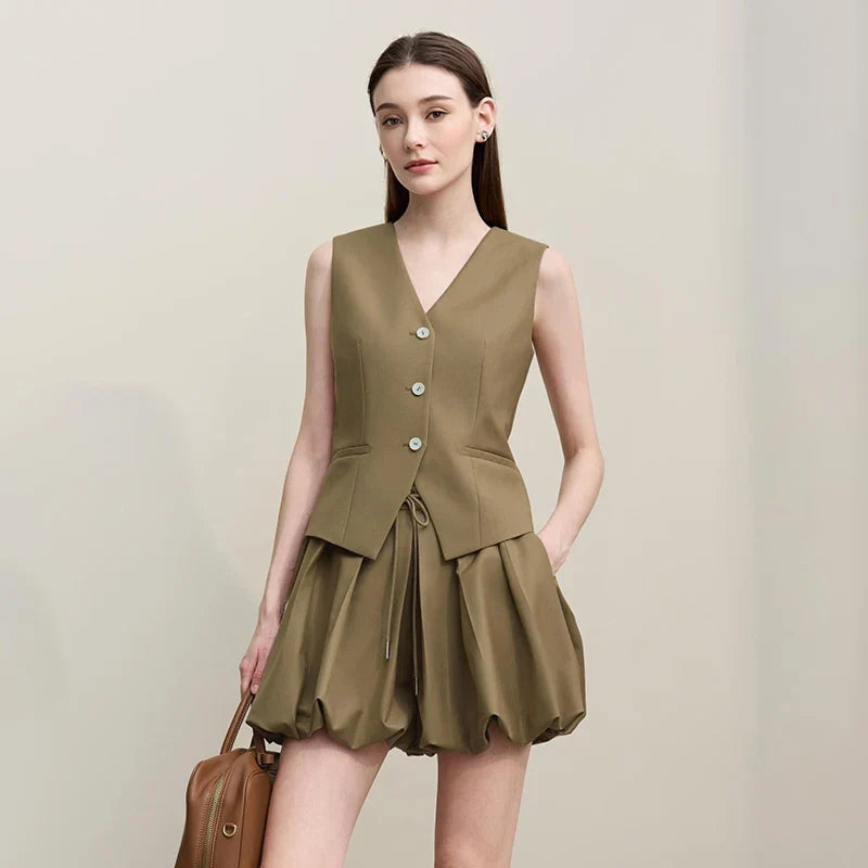 Women's Vests 2026 Autumn New Versatile V-neck Tailored Waist Vest Women's Single Breasted Short Sleeveless Top 12641036