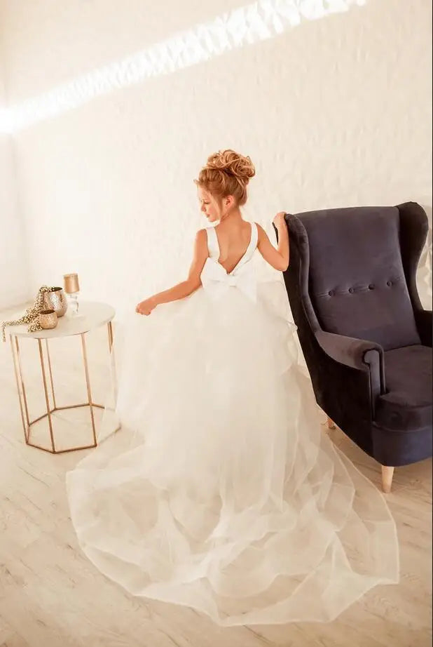 Cute Flower Girl Dresses for Wedding Big Bow Appliques Long Little Pageant Gowns Girls White Tulle First Communion Gowns