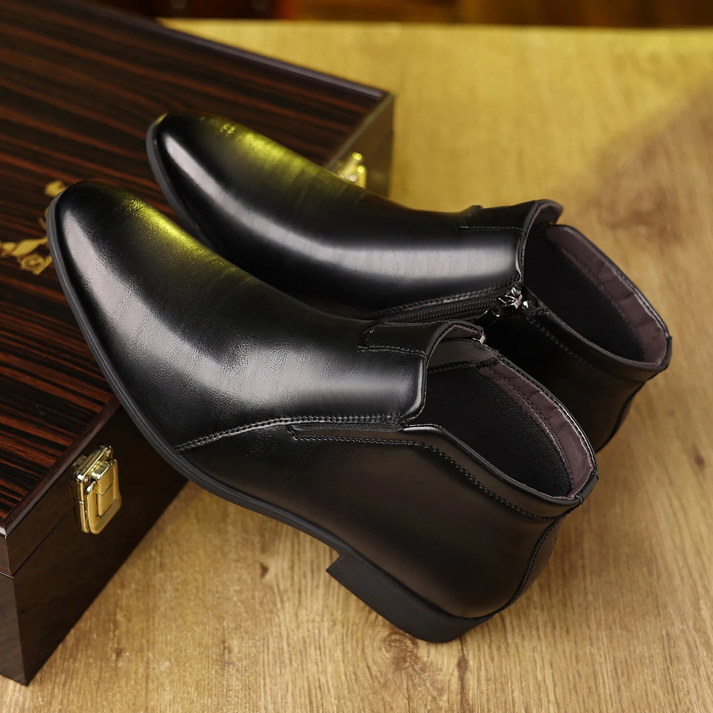 Men Handcrafted Leather Ankle Boots Side Zipper Pointed Toe Chelsea Boots Comfortable Non-slip Formal Business Casual Shoes 2026