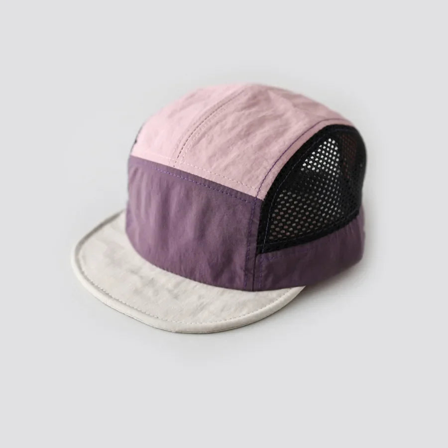 Retro Color-Blocked Breathable Quick-Dry Flat-Brimmed Hat with Adjustable Mesh Fabric, Suitable for Both Men and Women, Ideal for Outdoor Activities Like Hiking, Running, Camping, and Daily Commuting