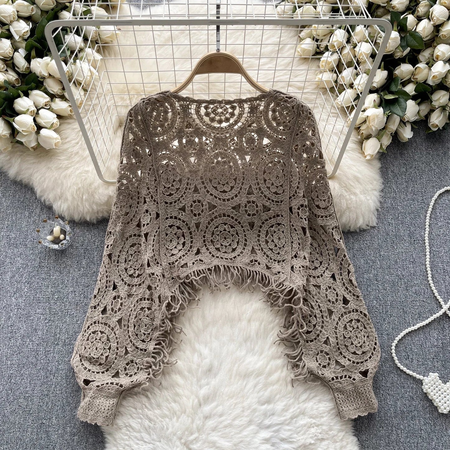 Autumn Casual Loose Knitting Top O Neck Hook Flower Hollow Long Sleeved Tassel Design Fashion French Vintage Blouse