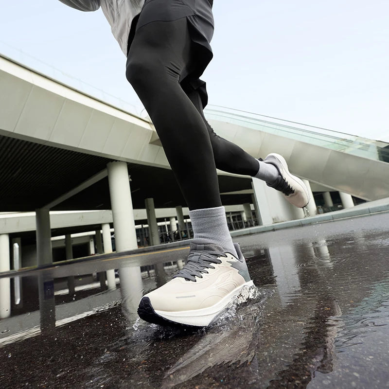 8.0 Men Running Shoe New Mesh Airy Grippy Water Repellent Shock-Absorbing Jogging Male Sneaker 672532226